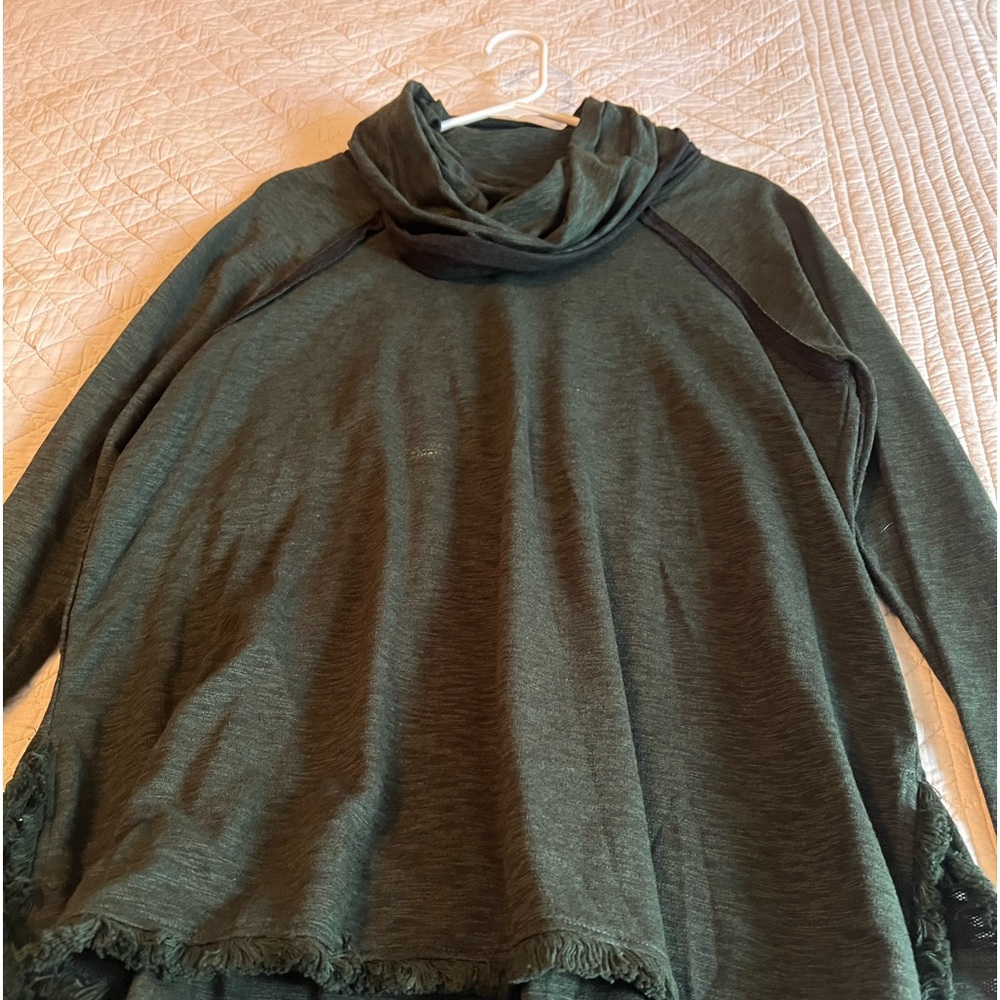 Umgee green cowl neck top